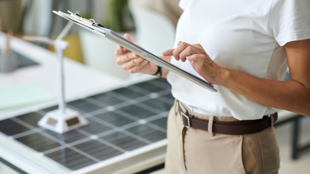 “Is a Solar Battery Worth It for Me?” The 5-Point Checklist 